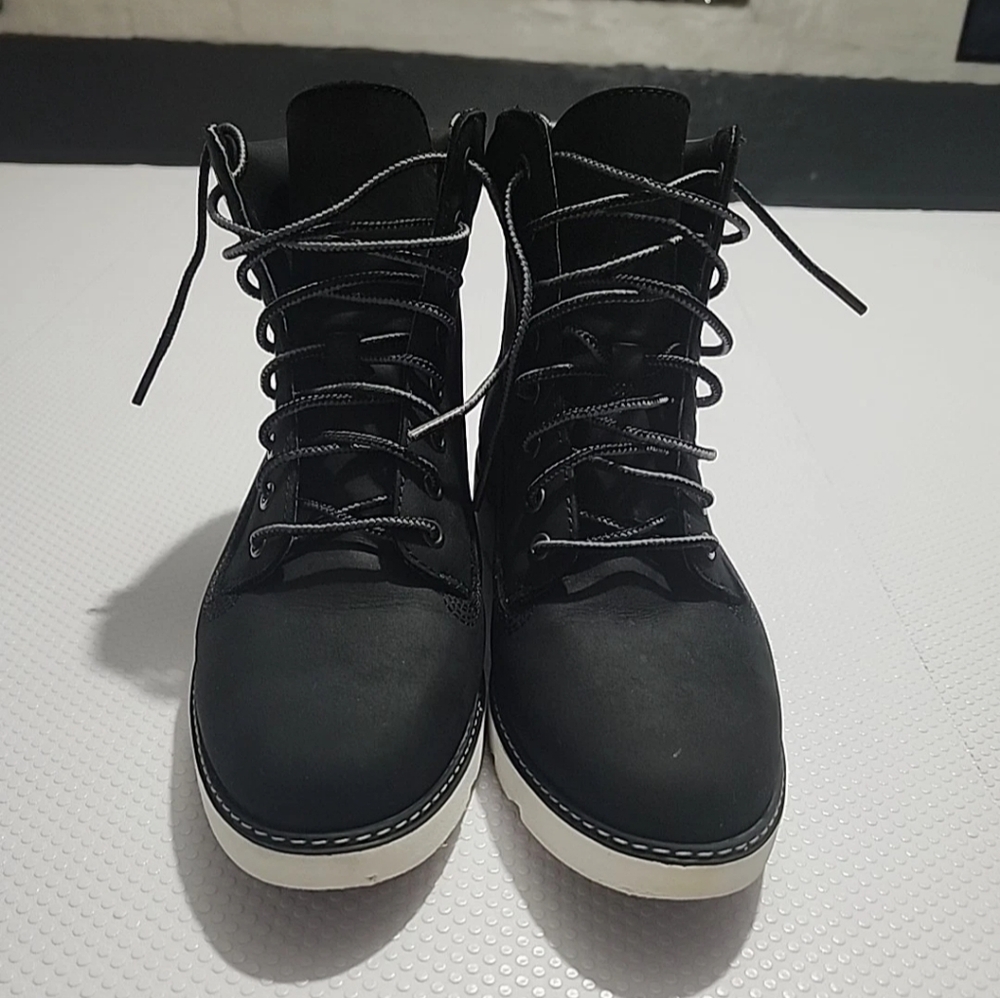 Women's Timberland Keely Field 6-inch Pre Owned Good Condition Size 7.5 Black - Picture 2 of 16